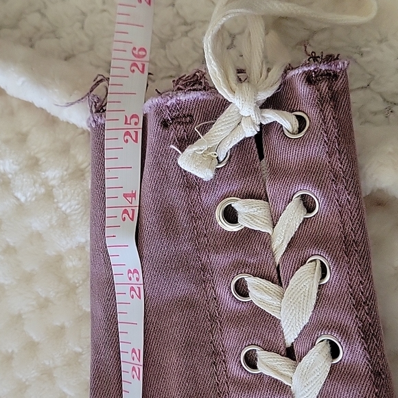 V Christina Rose colored pants size 4, lace up back of legs, raw hem - Picture 8 of 8